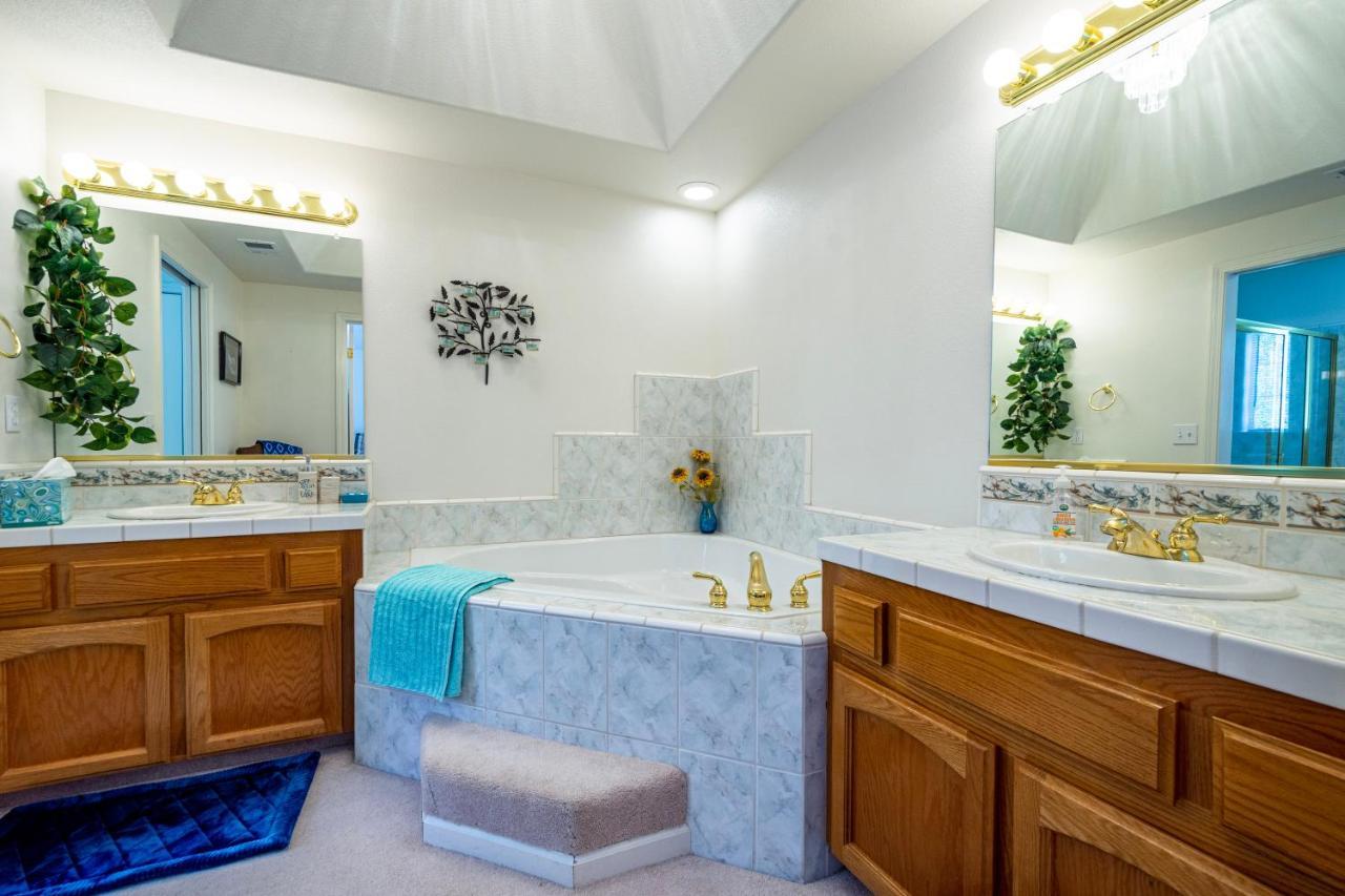 הוילה אוקהורסט Mountain Majesty With Hot Tub, Pool Table, Generator, Ev Hookup מראה חיצוני תמונה